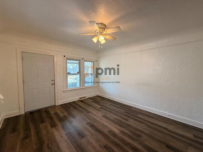 Foto del edificio - 7532 Monroe Ave