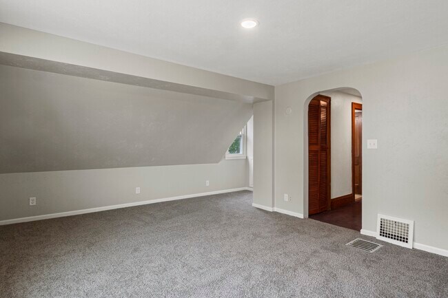 Second view of spacious living space - 624 Menomonee Ave