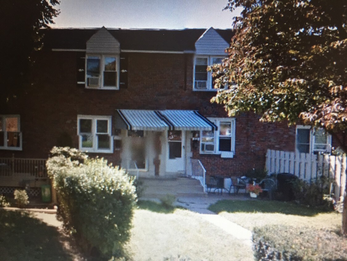 816 Benton St, Allentown, PA 18103 Townhome Rentals in Allentown PA