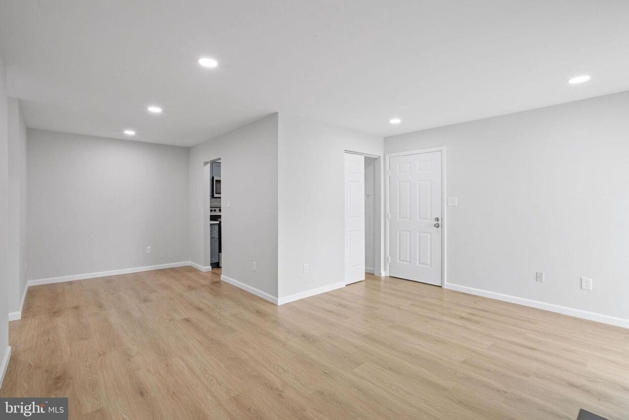 2005 Lucas Ln, Voorhees Township, NJ 08043 Room for Rent in Voorhees