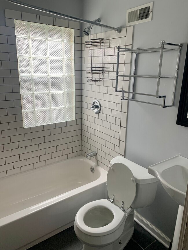 Baño - 17826 Northwood Ave