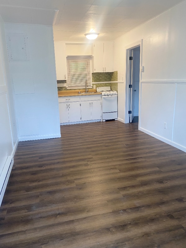 Foto del edificio - 9762 N River Rd