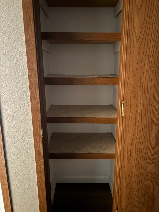 Foto del edificio - 307 Cedarview Ct