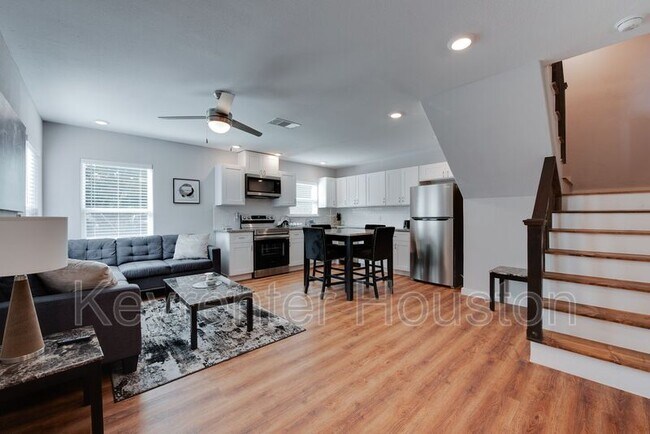 Building Photo - 7954 Sayers St
