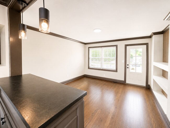 Foto del edificio - 9610 Britannia Ct