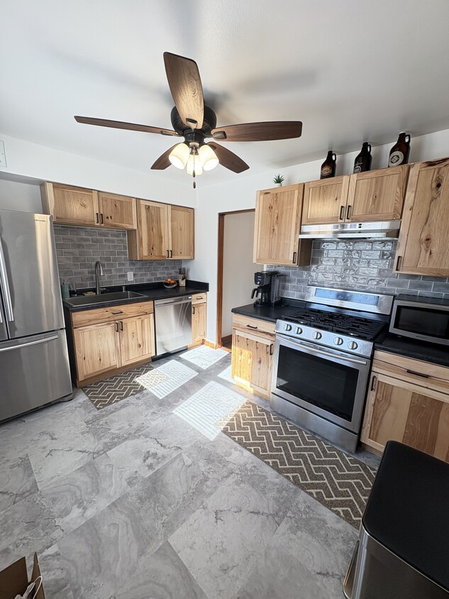 Foto principal - 6525 W Center St