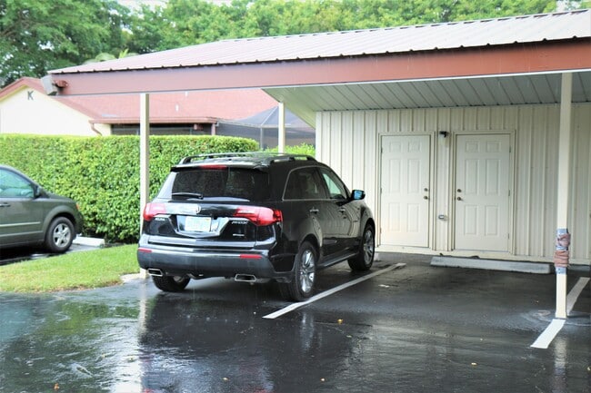 Building Photo - 23441 Barlake Dr