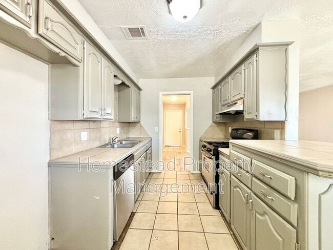 Photo - 10200 N Military Ave House