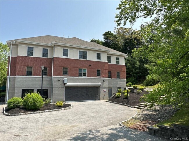 Foto del edificio - 77 Quaker Ave
