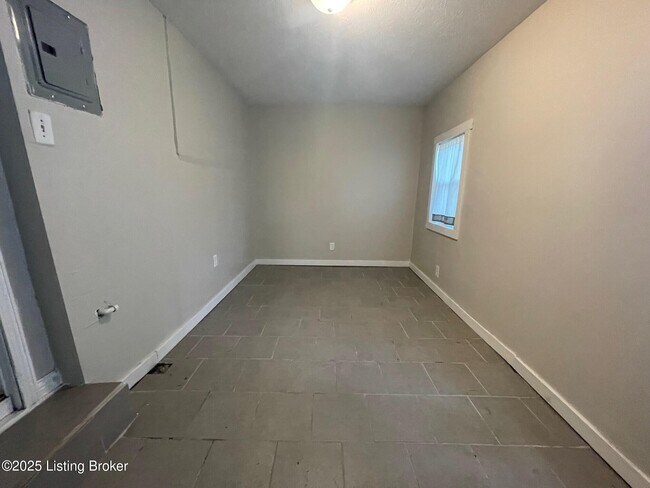 Foto del edificio - 720 E Court Ave
