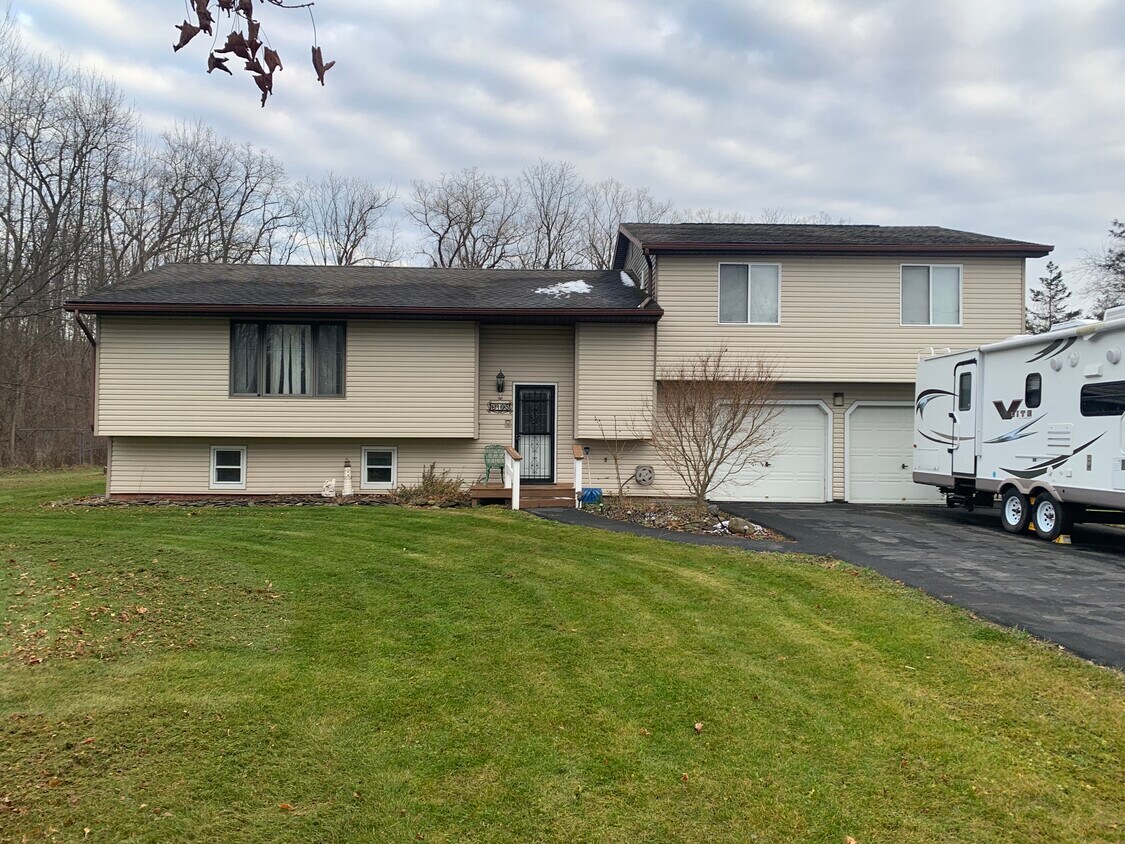 Frente - 6105 Dacola Shores Rd