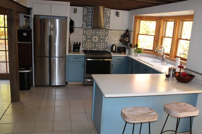 Building Photo - 725 New Hampshire Rte 103