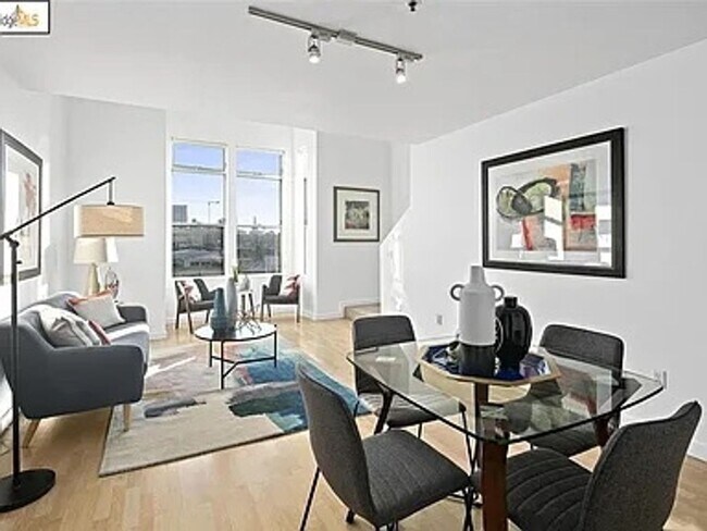 Foto del edificio - 2 Bedroom Condo in Oakland