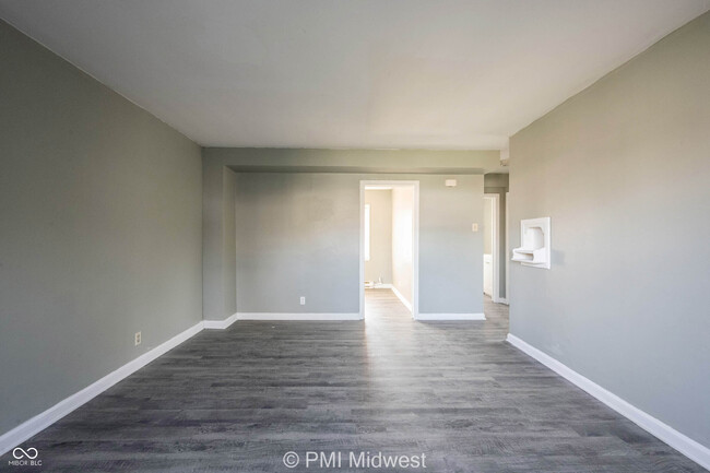 Building Photo - 3725 N Sherman Dr