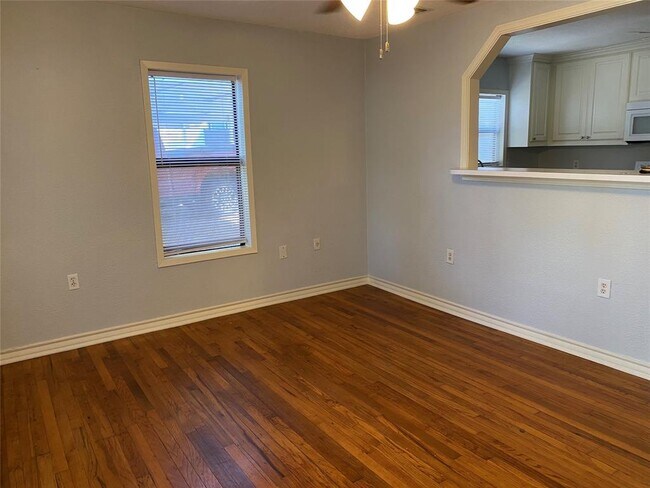 Foto del edificio - 703 S Miller St