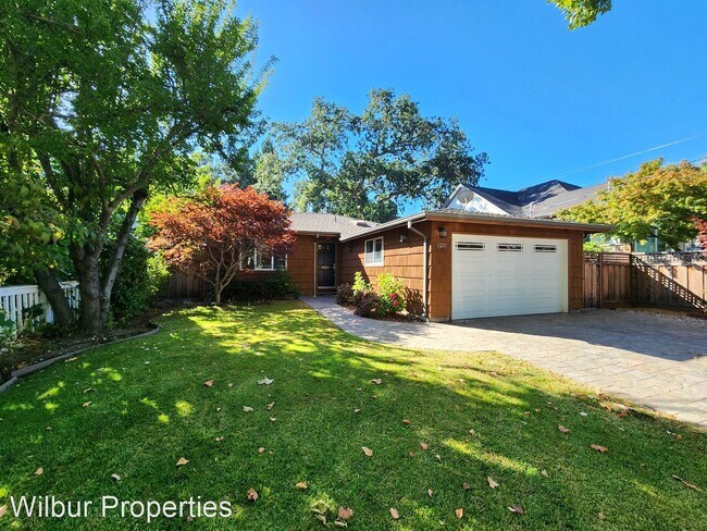 Foto del edificio - 3 br, 2 bath House - 120 Lowell Avenue
