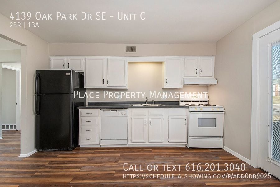 Primary Photo - 4139 Oak Park Dr SE