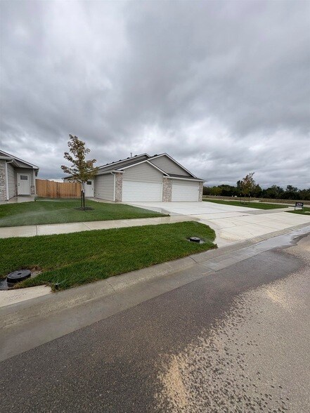 Foto del edificio - 12954 E Blake St