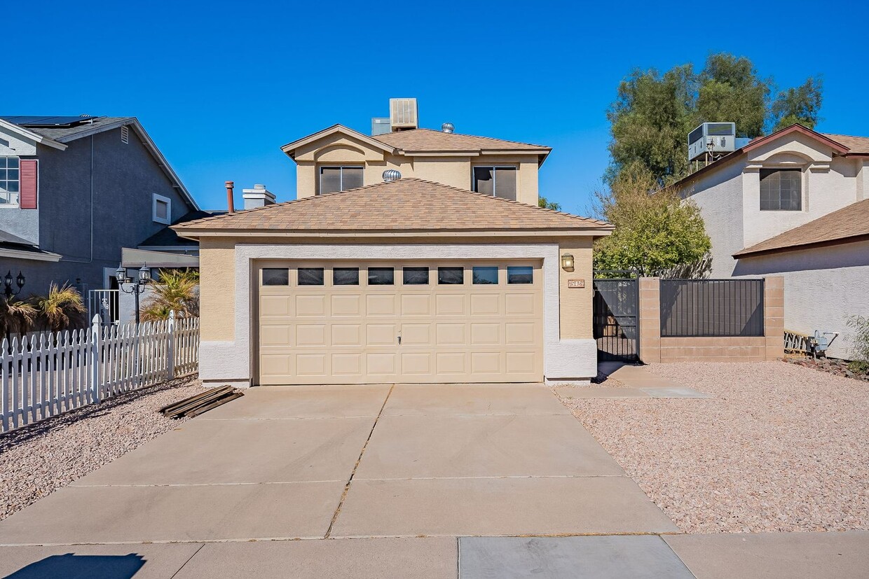 Primary Photo - 4 Bedroom Split Floorplan - Newly Updated ...