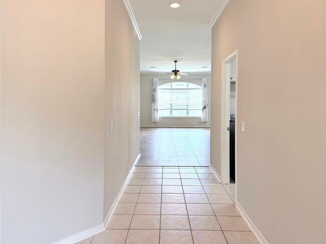 Building Photo - 9006 Sundown Dr