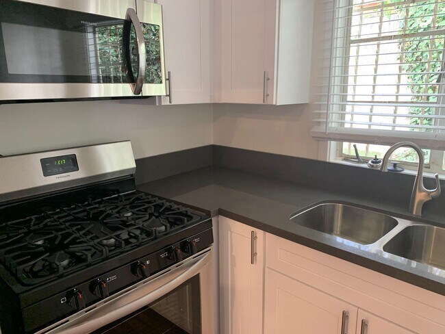Interior Photo - 1214 South Orange Grove Ave