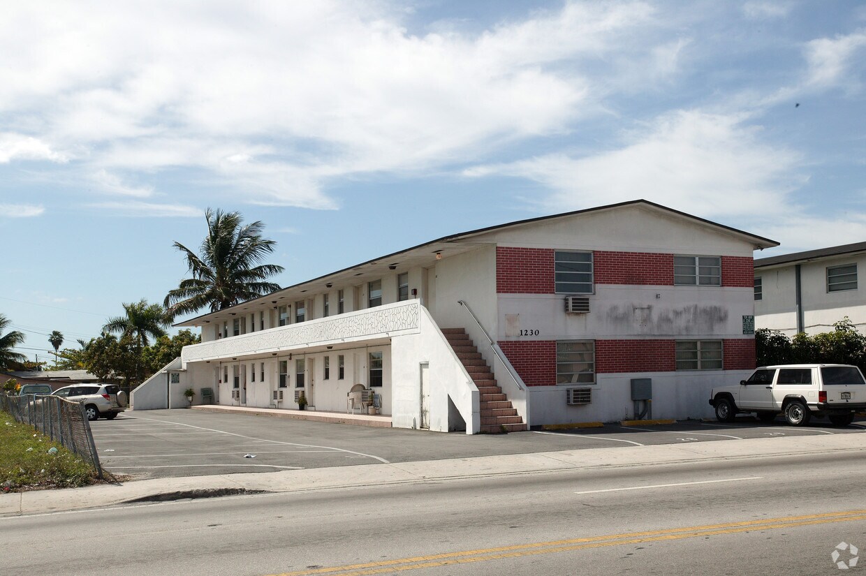 Primary Photo - 1230 W 29th St