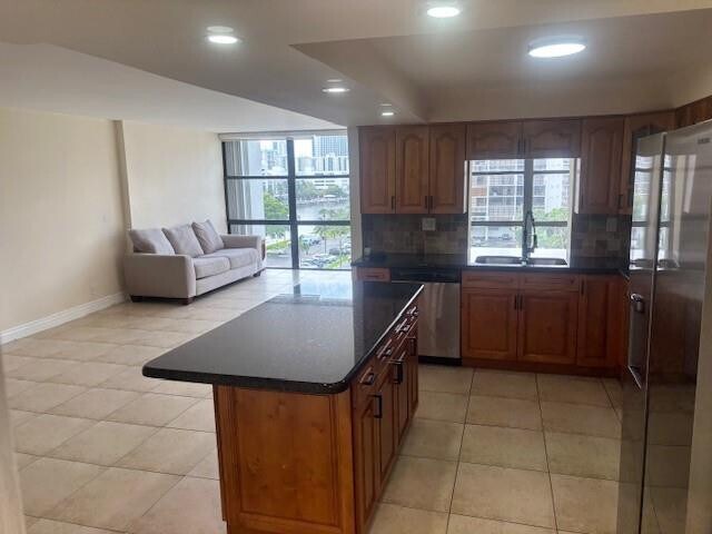 Foto del edificio - 800 Parkview Dr