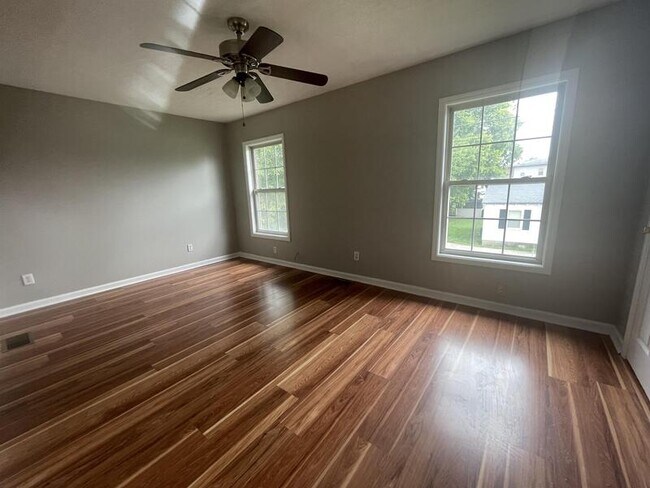 Building Photo - 143 Camden Ave