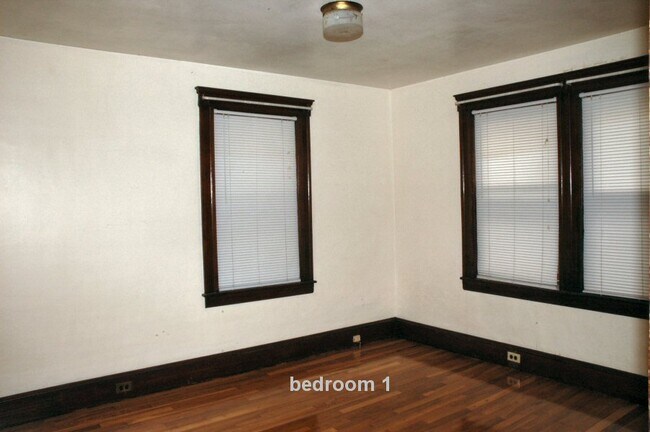 Building Photo - 37 Grant Ave