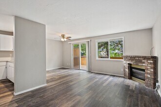 Building Photo - 6133-6135 SE Frances St