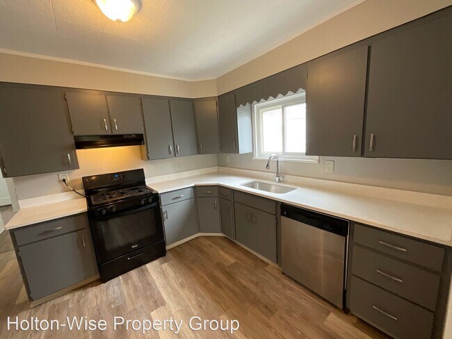 Foto del edificio - 3 br, 1.5 bath House - 19250 Pasnow Avenue