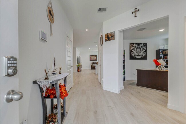 Foto del edificio - 3119 Langley Bnd Ln