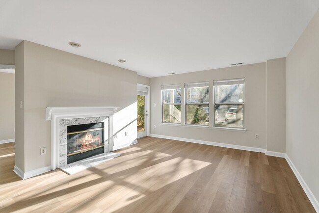 Foto del edificio - Silver Spring Condo with Modern Comforts and Active Lifestyle Amenities