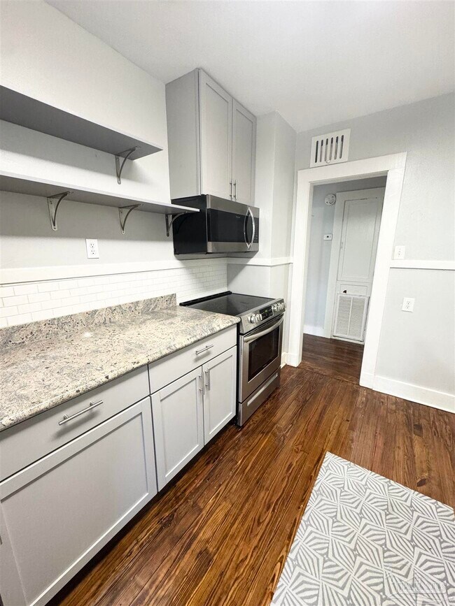 Foto del edificio - 1318 Wilson Ave