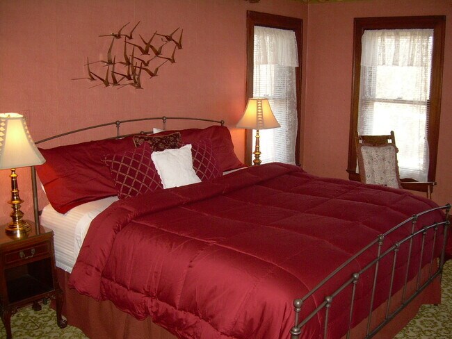 Building Photo - 305 Oregon Ave