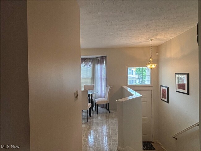 Foto del edificio - 1944 E 82nd St