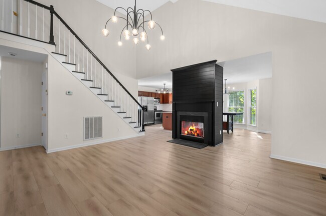 Building Photo - 305 Dearing Dr