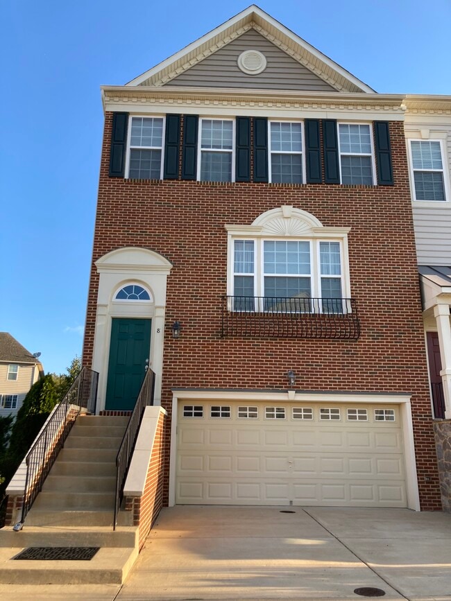 Building Photo - 8 Lamplighter Ln