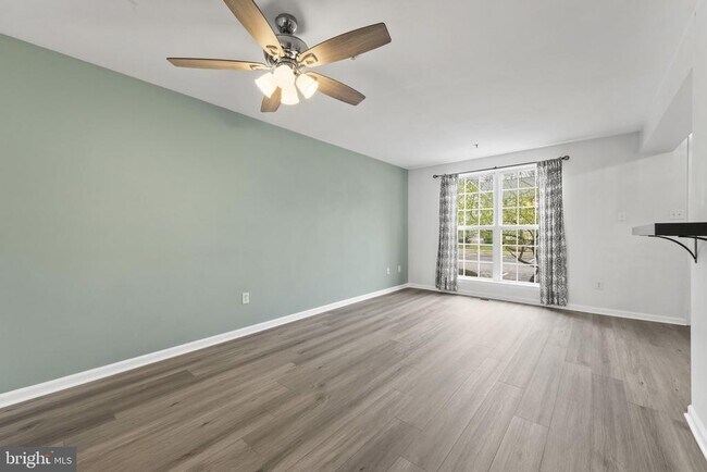 Foto del edificio - 703 Horse Chestnut Ct