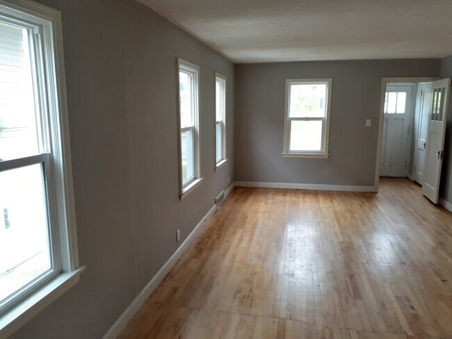 Foto del edificio - 240 E Chapman St