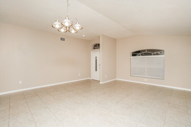 Building Photo - 15950 Leatherleaf Ln