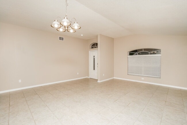 Foto del edificio - 15950 Leatherleaf Ln