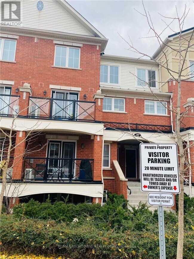 Photo du bâtiment - 2492 Post Rd