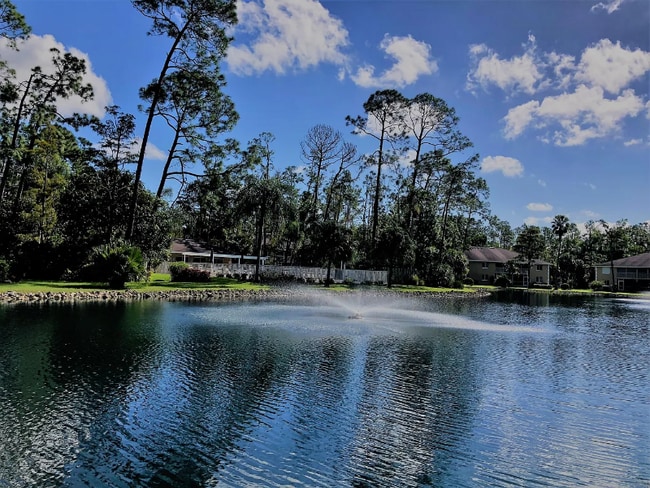 Building Photo - 5780 Woodmere Lake Cir
