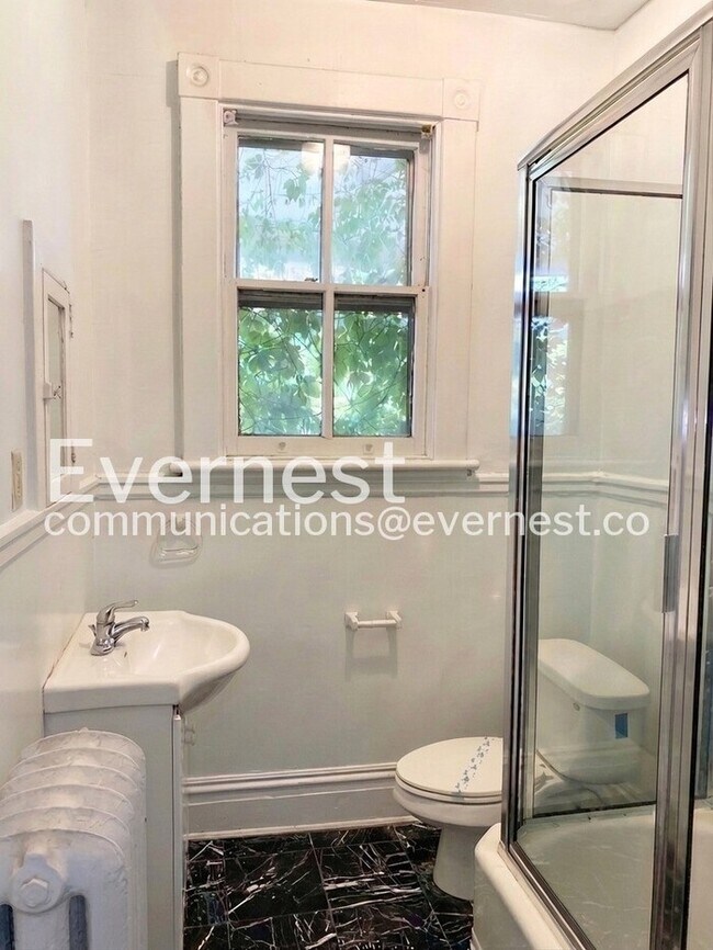 Foto del edificio - 2207 W Grace St