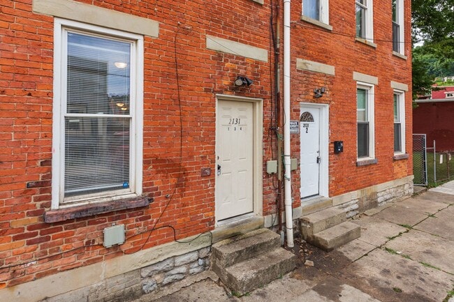 Building Photo - 2-BED SECTION 8 APPROVED