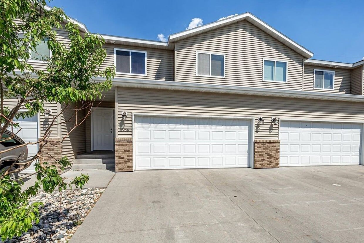 4258 Estate Dr S, Fargo, ND 58104 House Rental in Fargo, ND