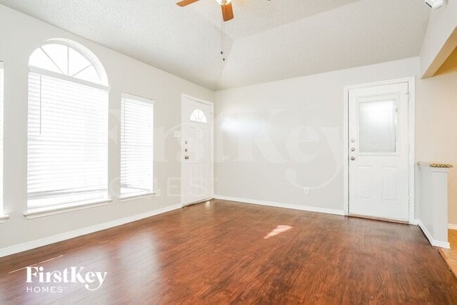 Building Photo - 1721 Quinlan Ct