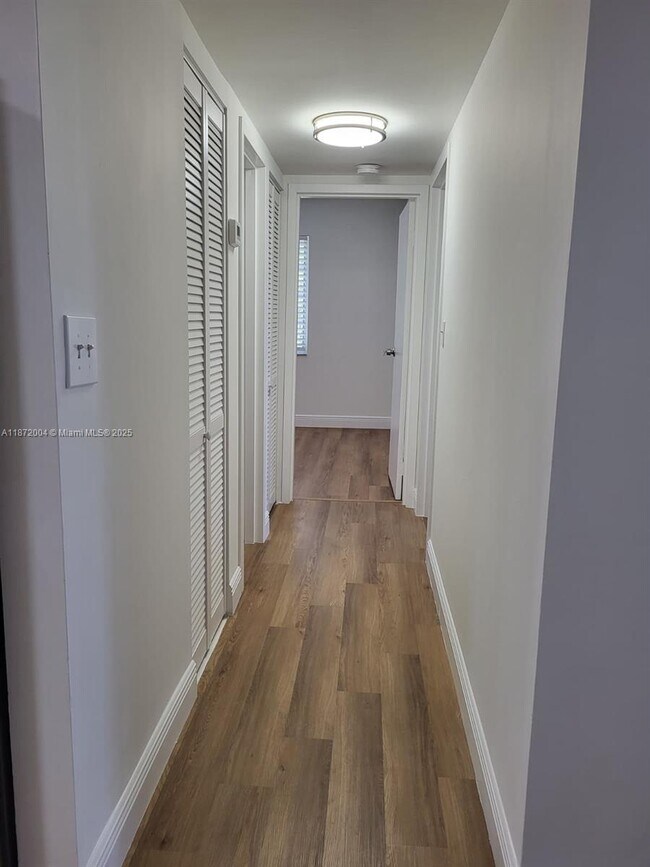 Foto del edificio - 4354 NW 9th Ave