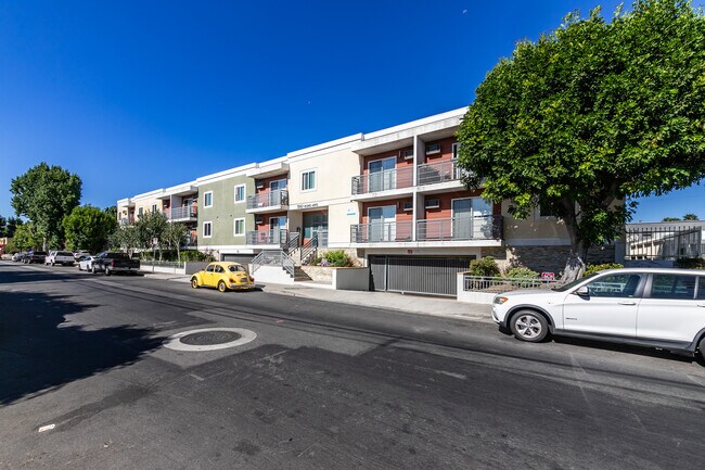 Building Photo - 5161 Riverton Ave